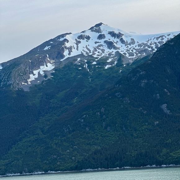 OUR TRIP TO ALASKA ON THE NORWEGIAN ENCORE! - Picture 6 of 13